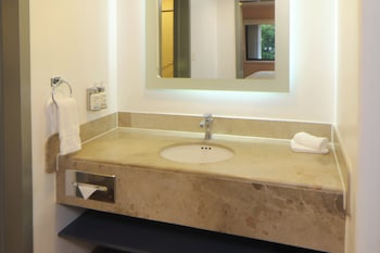 holiday inn ciudad del carmen by ihg
