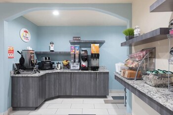 Super 8 By Wyndham Claremore Ok,Tulsa>>Claremore,2 star