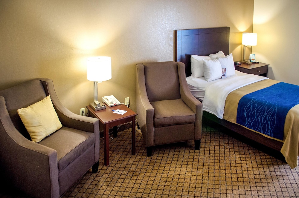quality inn clarksville exit 11