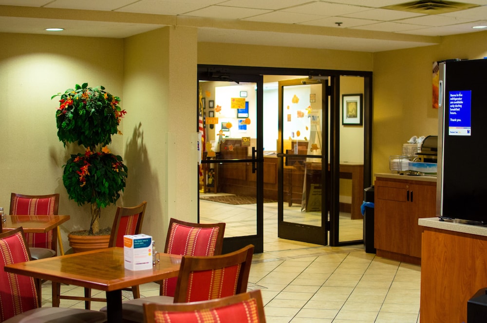quality inn clarksville exit 11