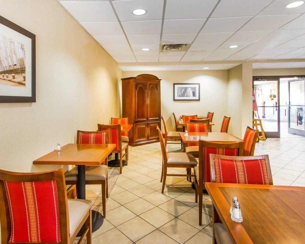 quality inn clarksville exit 11