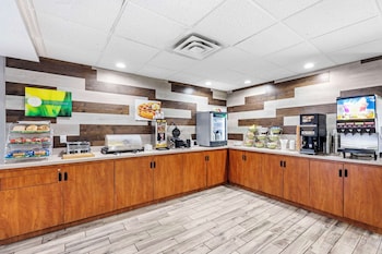 quality inn clarksville exit 11