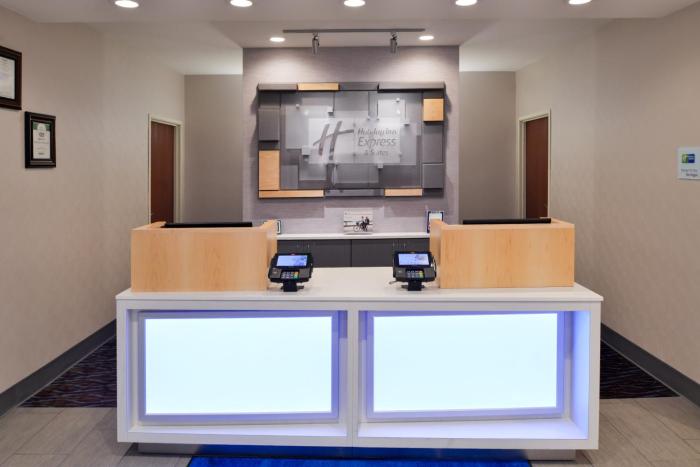 holiday inn express suites clifton park by ihg