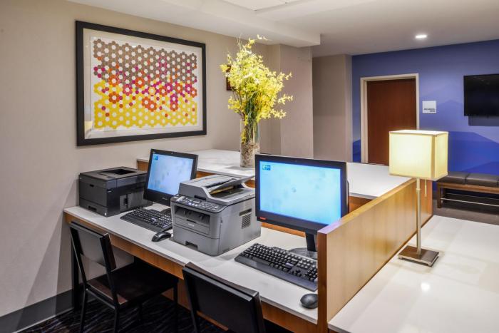 holiday inn express suites clifton park by ihg