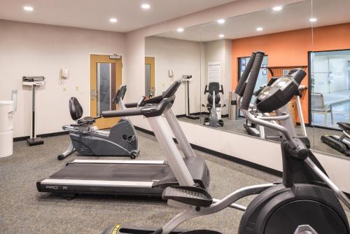 holiday inn express suites clifton park by ihg