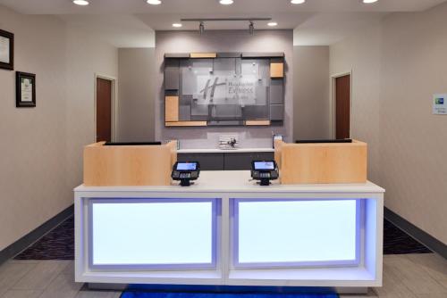 holiday inn express suites clifton park by ihg