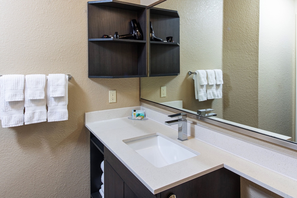 candlewood suites appleton by ihg