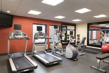 hampton inn appleton fox river mall area