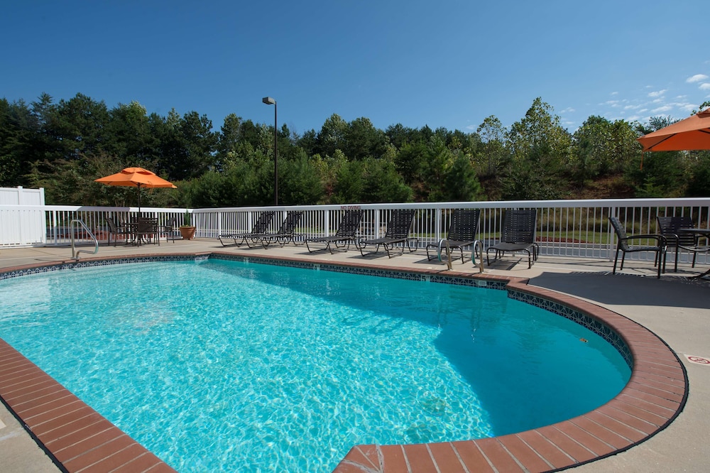 hampton inn cornelia