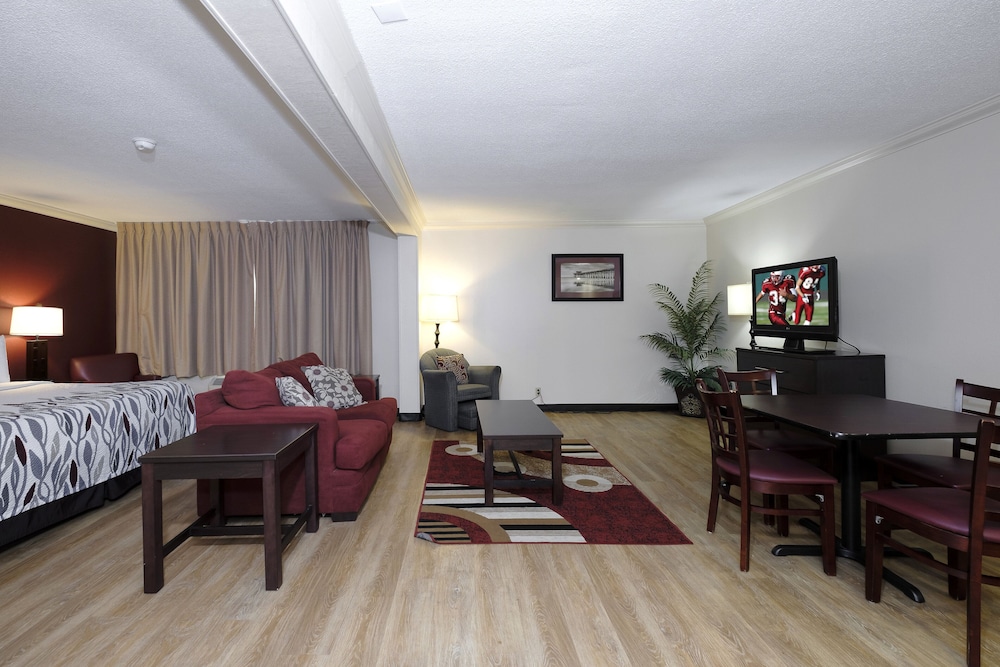 red roof inn and suites jacksonville nc