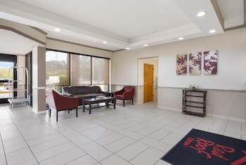 red roof inn and suites jacksonville nc