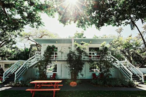 sunset inn