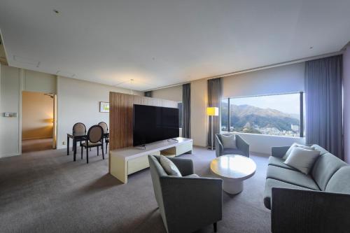 ana crowne plaza kobe by ihg