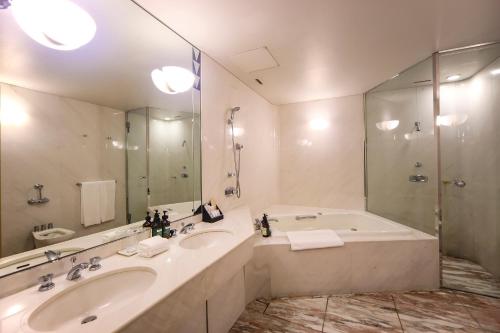 ana crowne plaza kobe by ihg