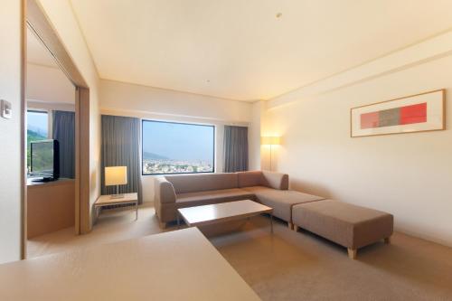 ana crowne plaza kobe by ihg