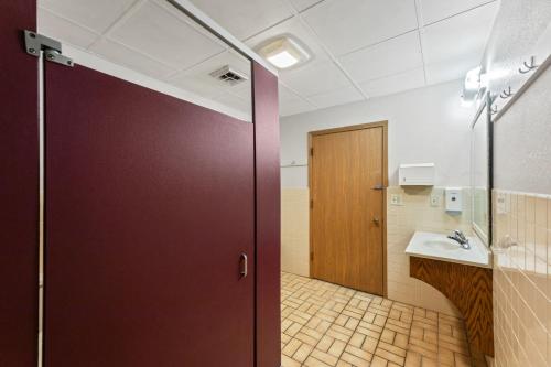 iron ridge inn motel