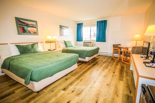 mountain host motor inn