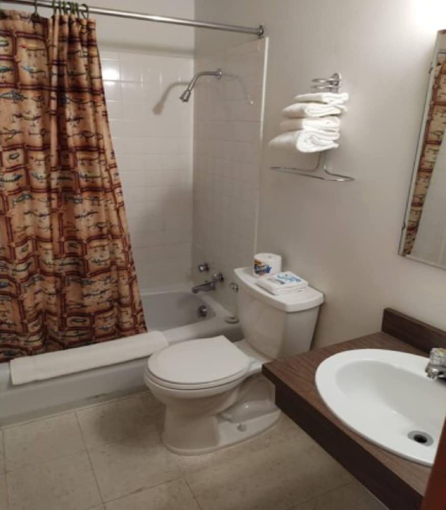 love hotels voyageur by oyo at international falls mn