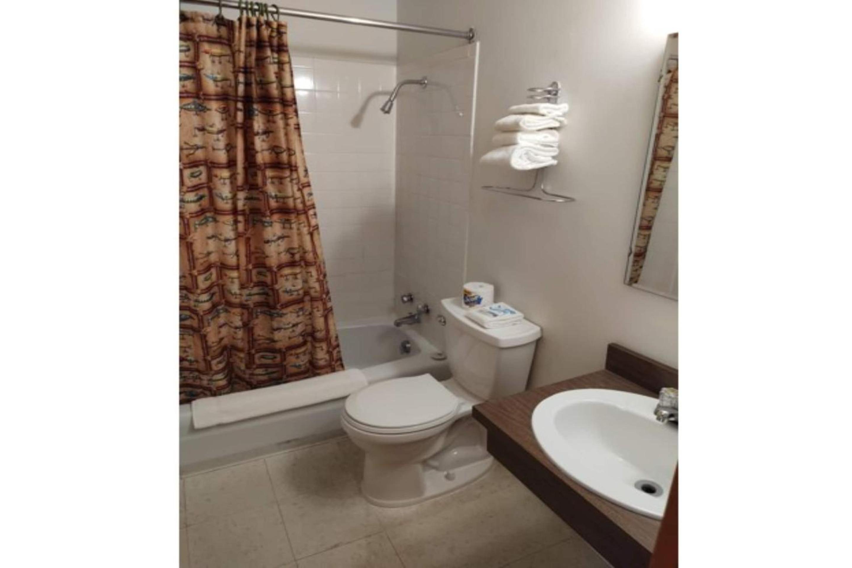 love hotels voyageur by oyo at international falls mn