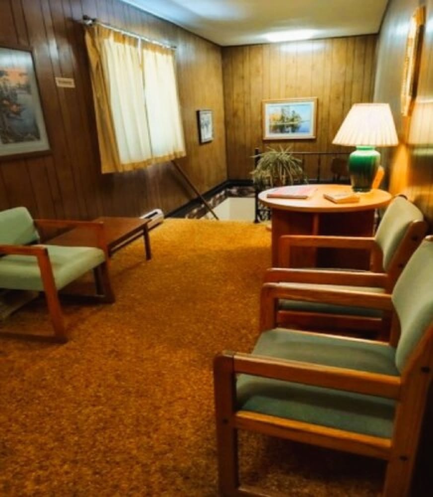 love hotels voyageur by oyo at international falls mn