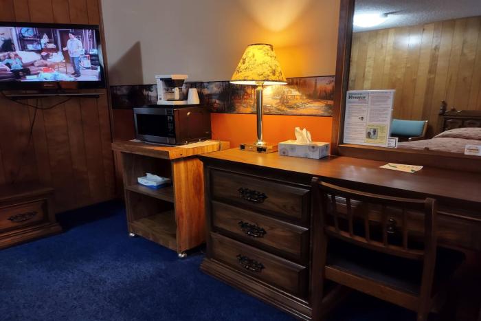 love hotels voyageur by oyo at international falls mn