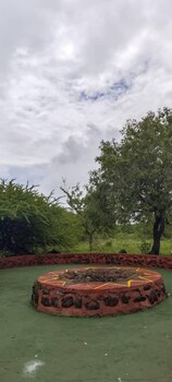 african sunrise lodge and campsite