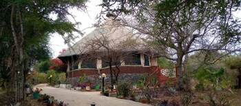 african sunrise lodge and campsite