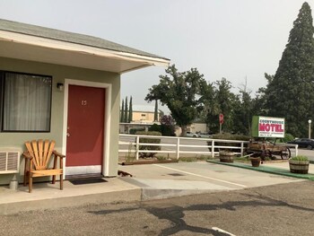 independence courthouse motel