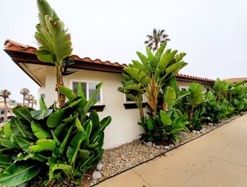 sand castle inn