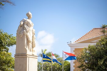 royal apartments city centre willemstad