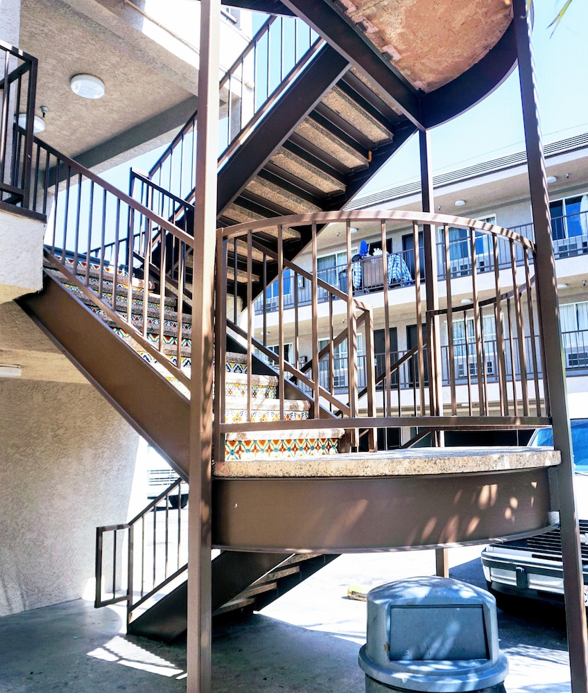 casa bella inn huntington park