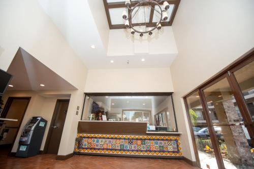casa bella inn huntington park