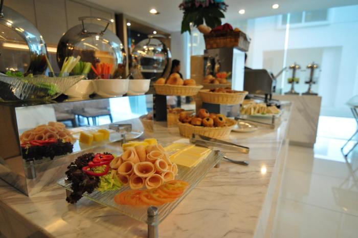 damas suites and residences