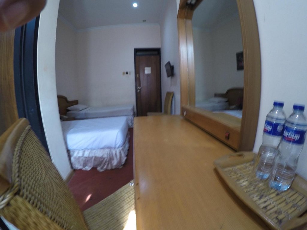 crown hotel tasikmalaya