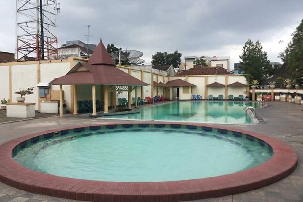 crown hotel tasikmalaya