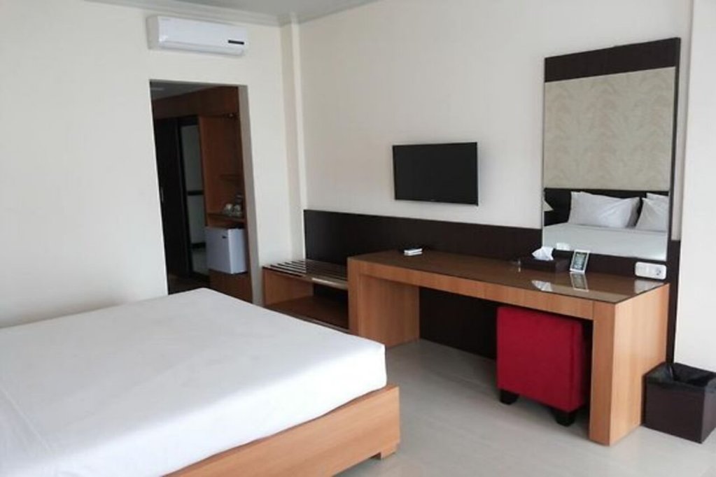 crown hotel tasikmalaya