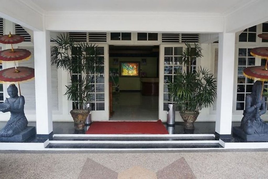 crown hotel tasikmalaya