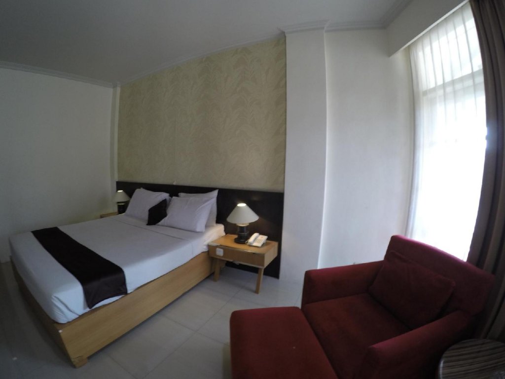 crown hotel tasikmalaya