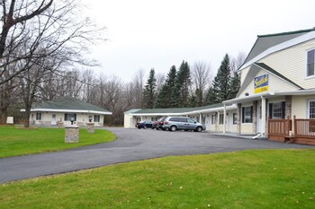 Scottish Inns Potsdam,Norwood>>Potsdam,3 star