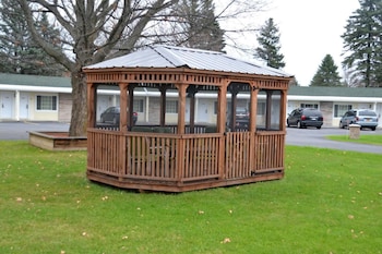Scottish Inns Potsdam,Norwood>>Potsdam,3 star