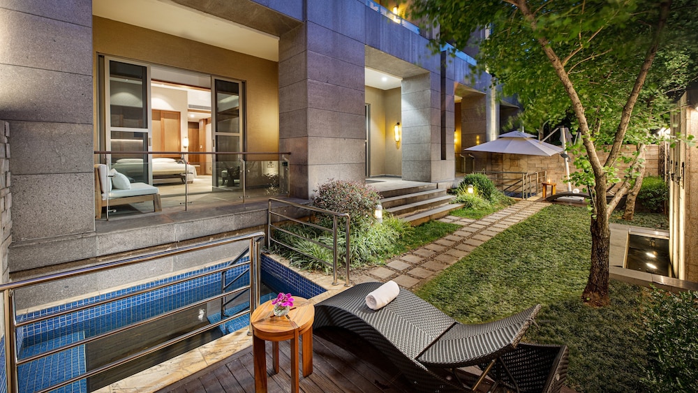 intercontinental kunming by ihg