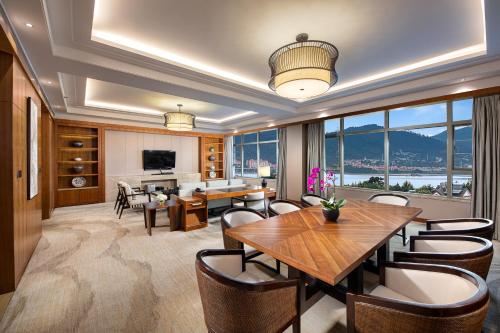 intercontinental kunming by ihg