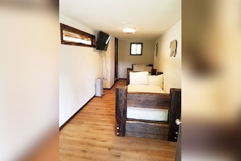 paradise village hotel