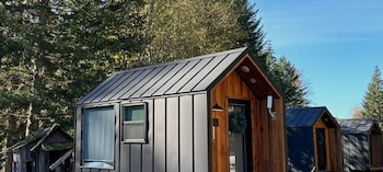 paradise village hotel