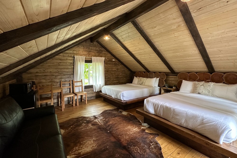 paradise village hotel