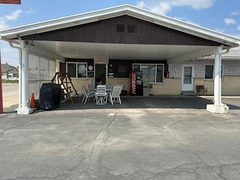 the fossil butte motel