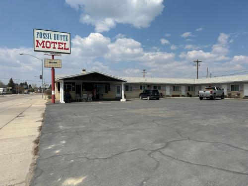 the fossil butte motel
