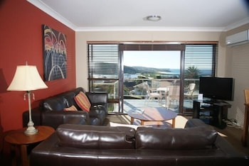 whale motor inn and restaurant
