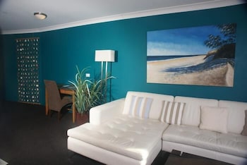 whale motor inn and restaurant