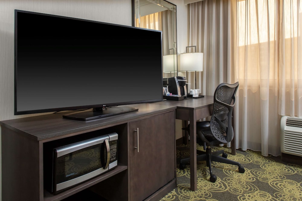 hilton garden inn reagan national airport
